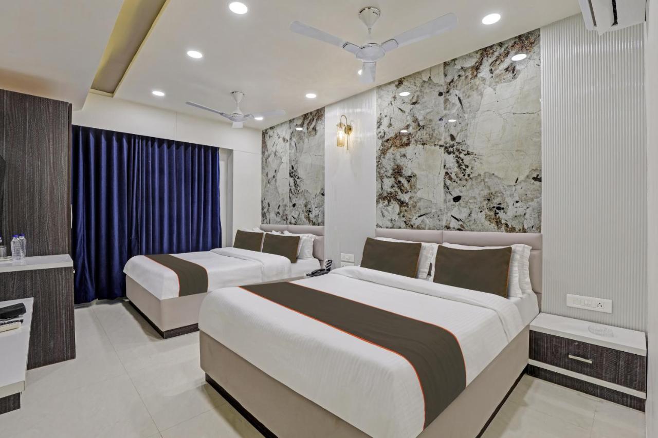 Collection O Alpha One Hotel Ахмедабад Екстериор снимка