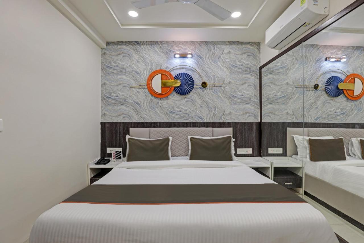 Collection O Alpha One Hotel Ахмедабад Екстериор снимка