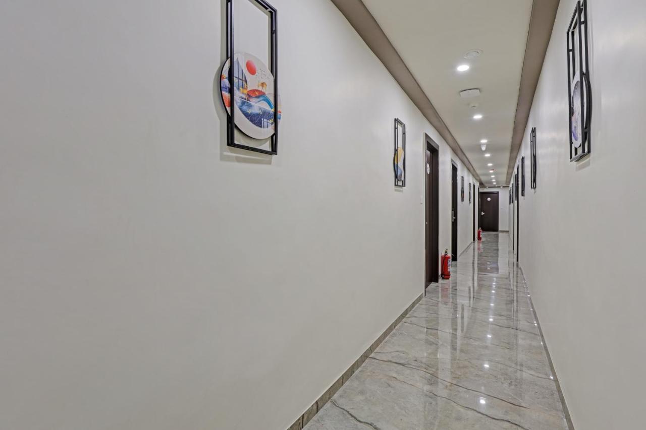 Collection O Alpha One Hotel Ахмедабад Екстериор снимка